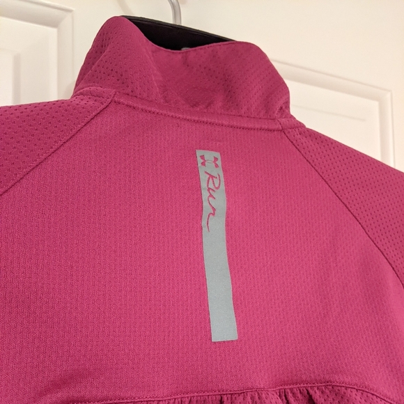 Under Armor Running Top - Picture 4 of 8